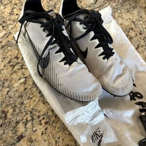 Nike White and Black Racing Zoom Rival spikes with key and bag size 8